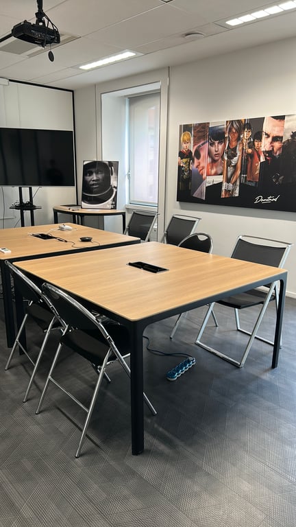 Bureau multiposte 140x140 chêne et métal noir - ambiance
