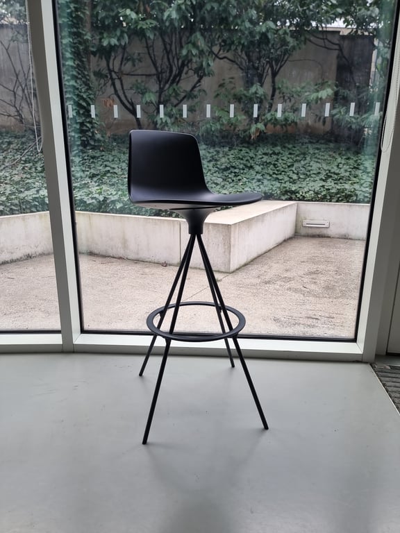 Chaise/tabouret haut Enea design
