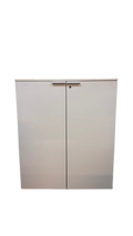 Armoire basse avec serrure