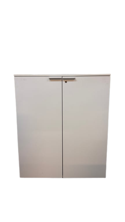 Armoire basse avec serrure