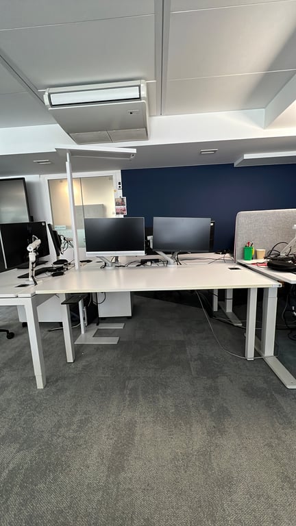 Bureau multiposte Kinnarps Série P