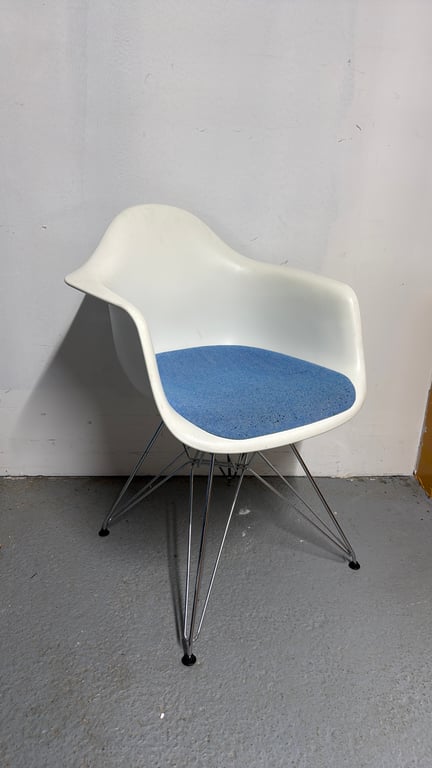 Fauteuil Eames Vitra DAR blanc et bleu - 3-4