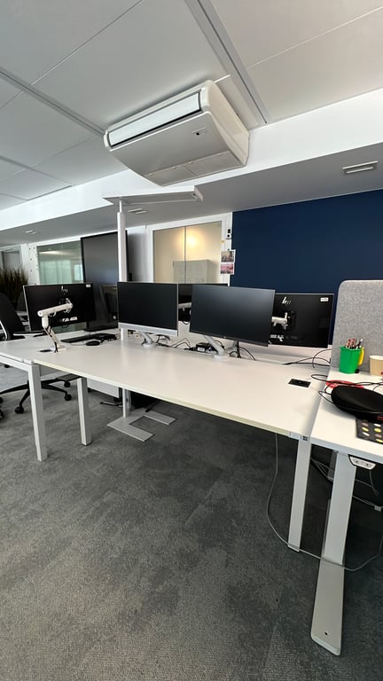 Bureau multiposte Kinnarps Série P