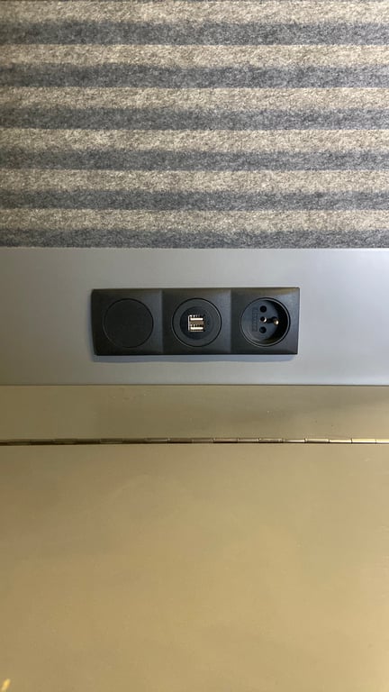 Cabine acoustique 1 personne avec strapontin