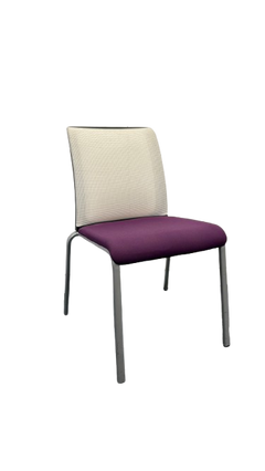 Chaise de réunion en résille et tissu