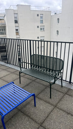 Petite Friture - Banc en métal moderne - ambiance