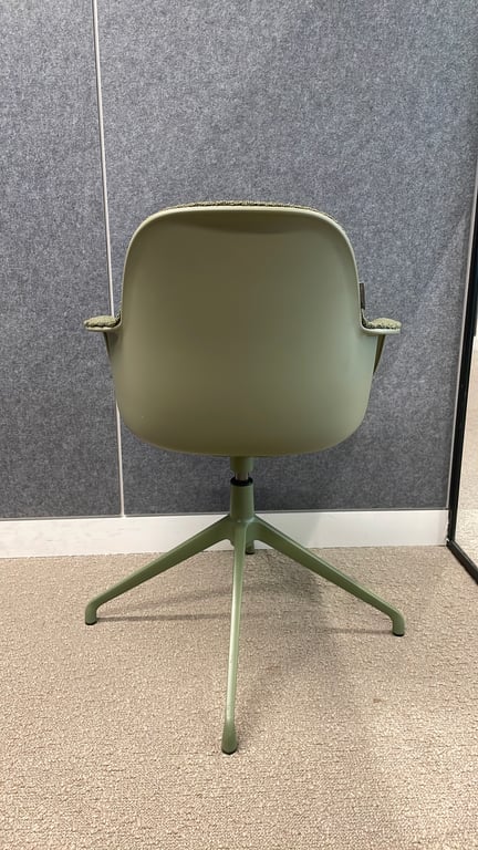 Chaise de réunion Albert Kuip par Zuiver - ambiance