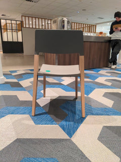 Chaise de cafétéria empilables Brunner Halm 3852 - arriere