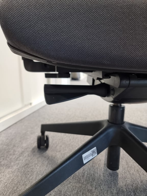 Fauteuil de bureau en résille, piètement étoile