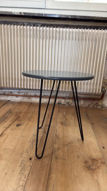 Table basse ronde en bois et métal - 3-4