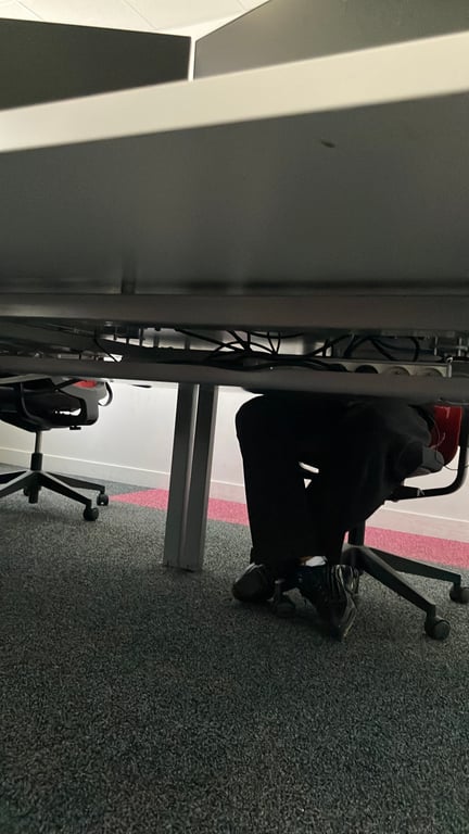 Bench 2 postes 140 - avec top accès - dessous