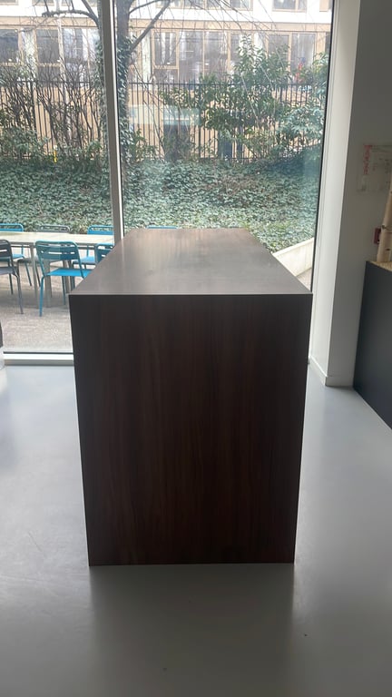 Table haute rectangulaire en chêne foncé