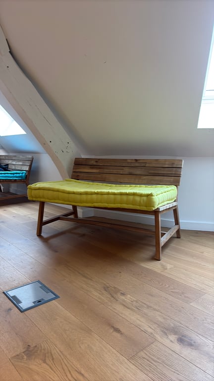 Banc en bois avec assise en tissu - 3-4