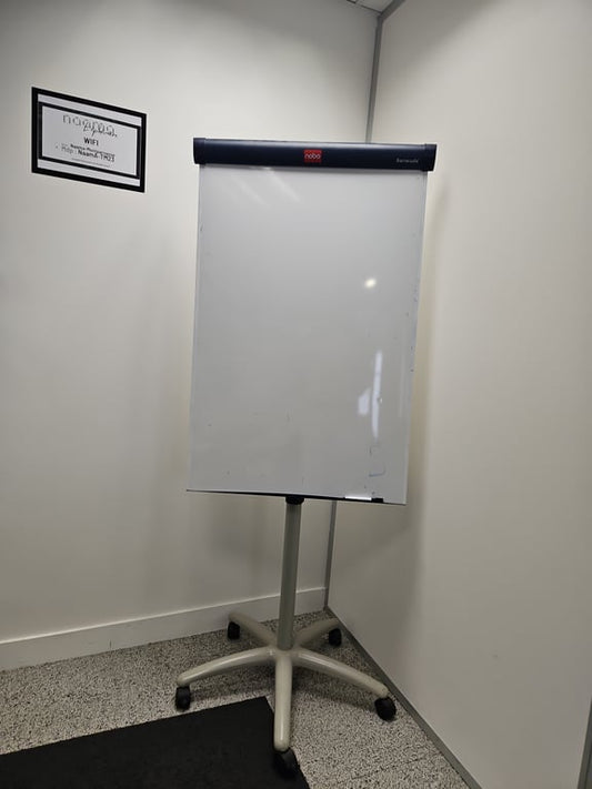 Tableau Blanc Nobo sur Roulettes