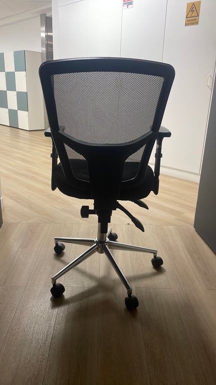 Fauteuil de bureau résille noir - 3-4