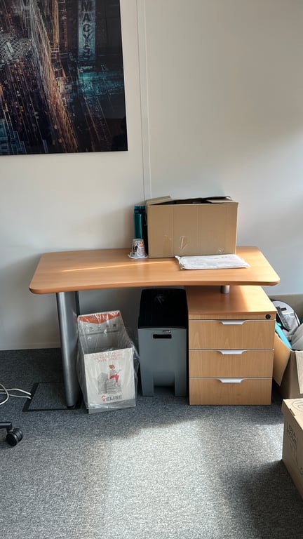 Bureau droit 118x74 avec caisson - Chêne - ambiance