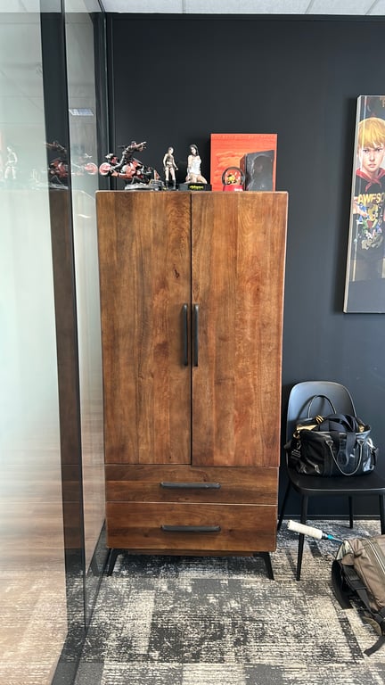 Armoire haute en bois massif - face