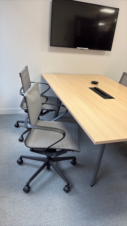 Fauteuil de bureau ergonomique avec roulettes et dossier résille