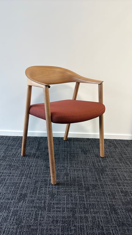 Chaise de réunion en bois et tissu