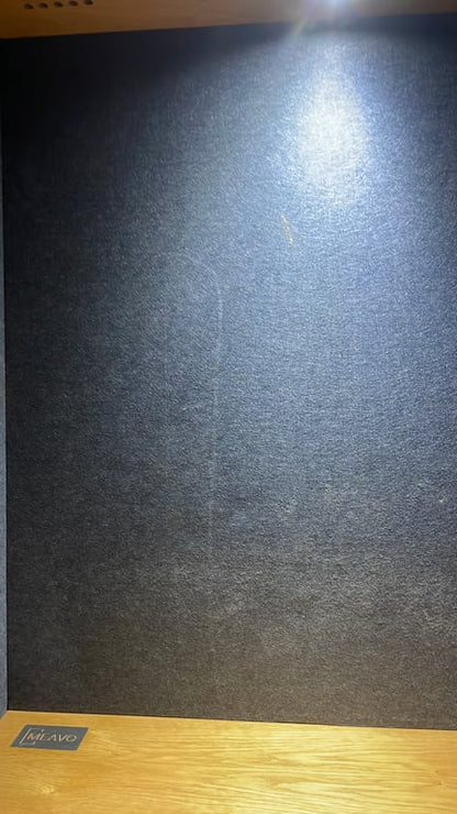 Cabine acoustique en bois et verre