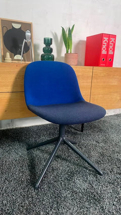 Chaise de réunion Muuto Fiber Bleu