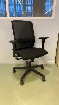 Fauteuil de bureau avec roulettes et accoudoirs réglables