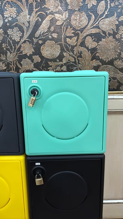 Casier en plastique avec portes battantes - 3-4