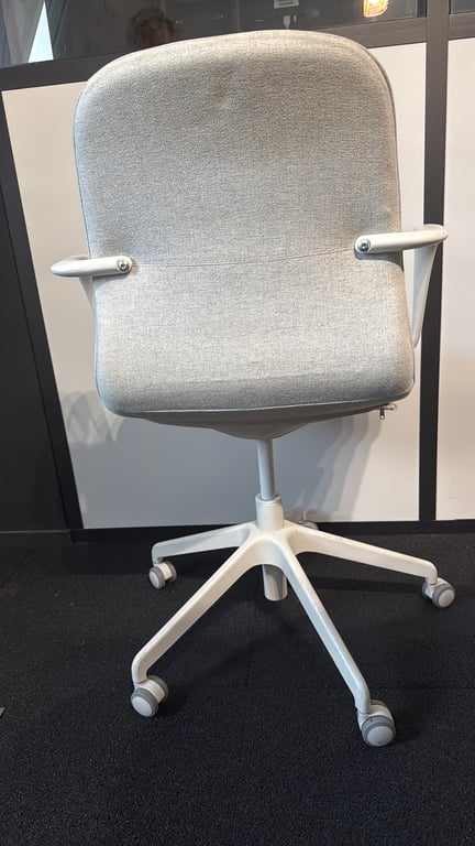 Chaise de réunion IKEA Langfjall Gris clair - 3-4