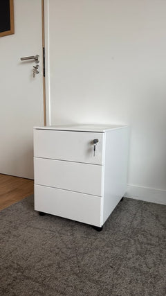 Caisson de rangement en métal avec roulettes