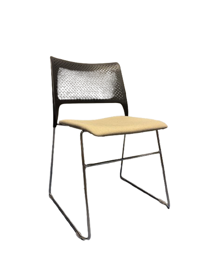 Chaise de réunion empilable avec piètement luge