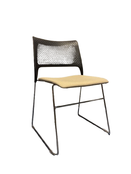 Chaise de réunion empilable avec piètement luge