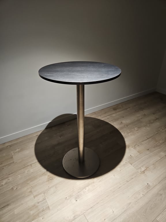 Table haute ronde 68x68 en bois mélaminé noir