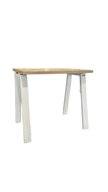 Bureau droit - Plateau en bois et pieds en métal