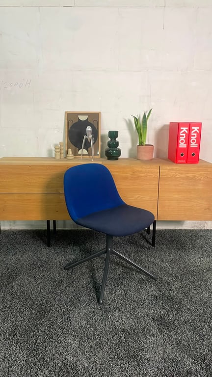 Chaise de réunion Muuto Fiber Bleu