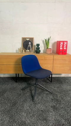 Chaise de réunion Muuto Fiber Bleu