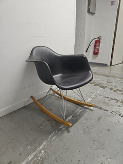 Fauteuil Vitra avec accoudoirs