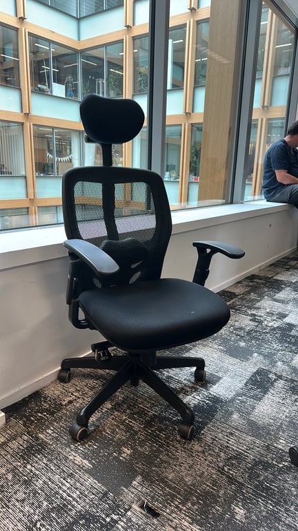 Fauteuil de bureau en résille noir - 3-4