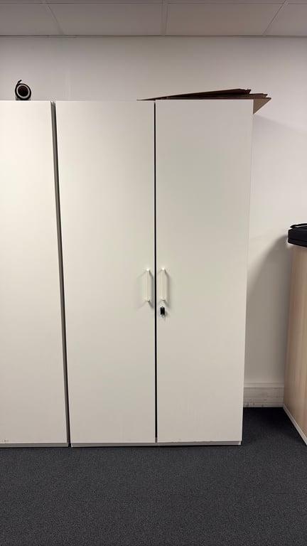 Armoire haute à portes battantes - 3-4