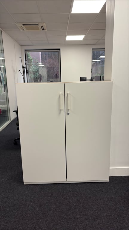 Armoire basse fermeture à clé - 3-4
