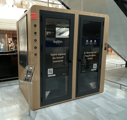 Cabine acoustique - Modèle Kabin livre service retrofitté