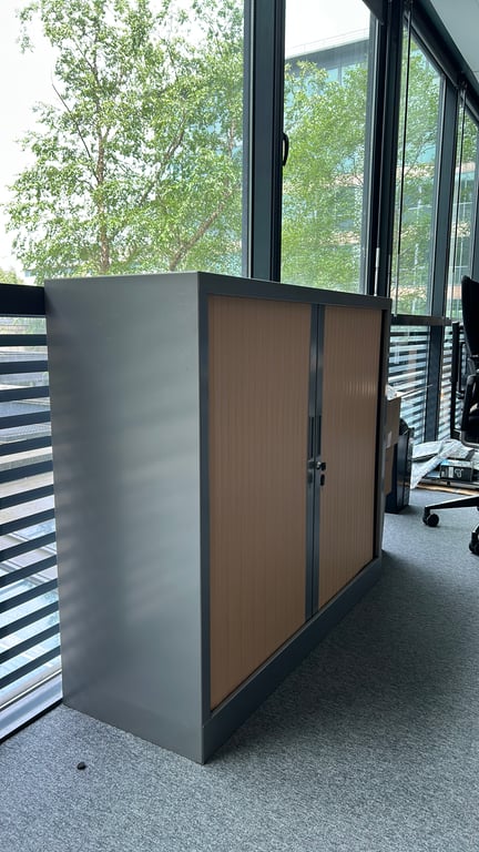 Armoire basse 2 portes coulissantes métal et plastique - 3-4