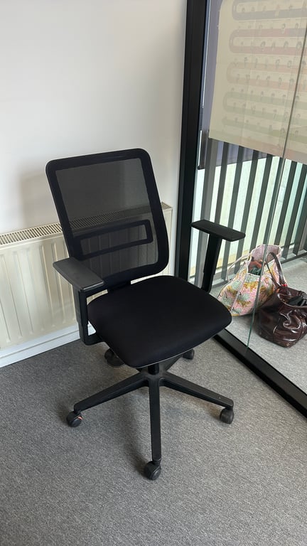 Fauteuil de bureau ergonomique avec roulettes - 3-4