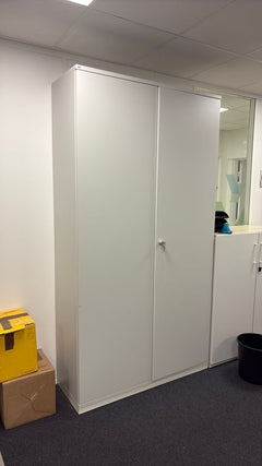 Armoire haute à portes battantes - 3-4