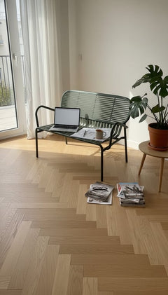 Petite Friture - Banc en métal moderne
