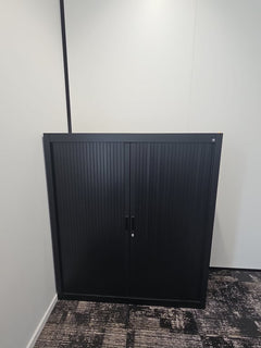 Armoire basse à rideaux 120 cm noir - face