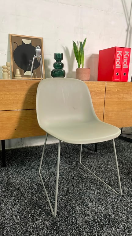Chaise de cafétéria Muuto Fiber Side