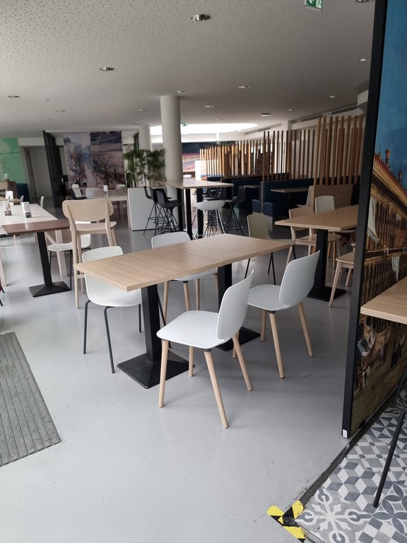 Chaise de cafétéria modèle Billiani par Pedrali