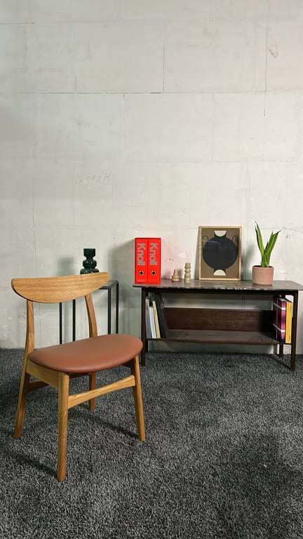 Chaise de cafétéria scandinave en cuir - ambiance