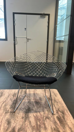 Fauteuil avec accoudoirs Knoll - face