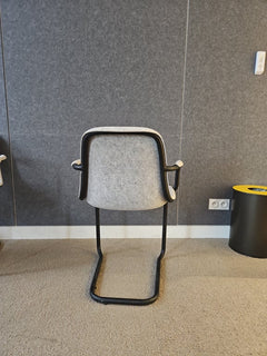 Chaise de réunion Thirsty de Zuiver - arriere